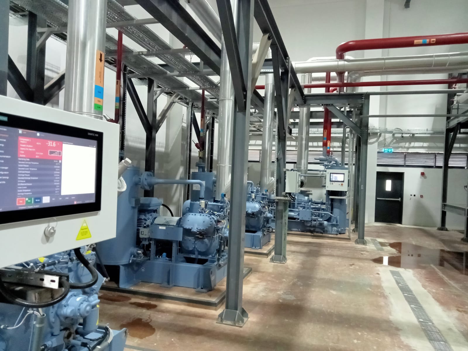 Wide view of Dairyland's ultra-modern NH3 and CO2 cascade refrigeration plant